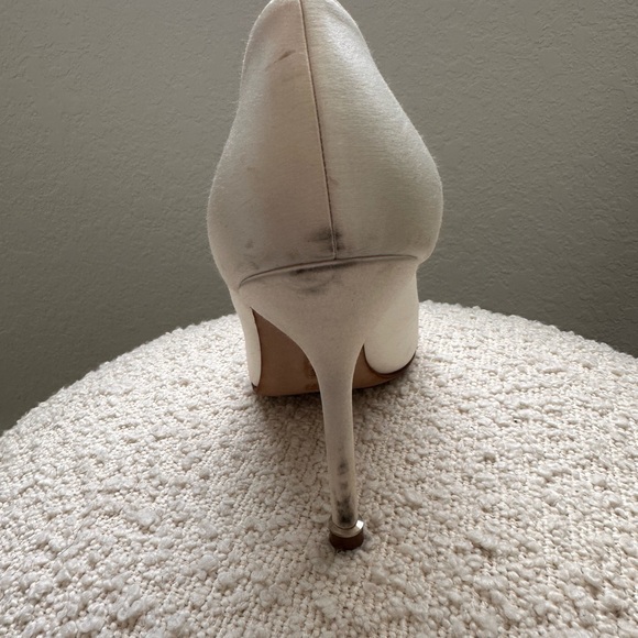 Manolo Blahnik Hangisi Bride Heels - Picture 9 of 14